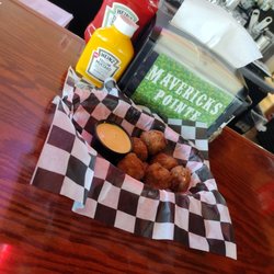 Maverick's Pointe - Crab fritters