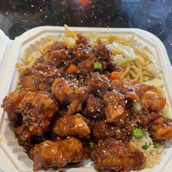 Tokyo Express - C2 combo: garlic chicken, fried rice, chow mein - Japanese Near Me - Modesto, California