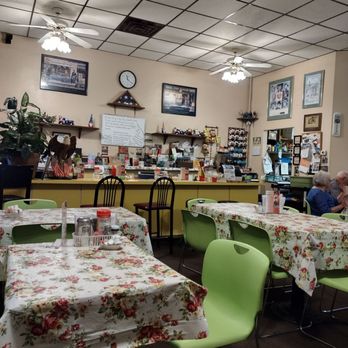 Cousins Cafe - Dining area - Coffee & Tea Near Me - Lockport, New York Cousins Cafe - Dining area - Coffee & Tea Near Me - Lockport, New York