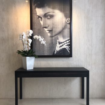 Chanel - Portrait of Coco Chanel - Cosmetics & Beauty Supply Near Me - Paris, 75 Chanel - Portrait of Coco Chanel - Cosmetics & Beauty Supply Near Me - Paris, 75