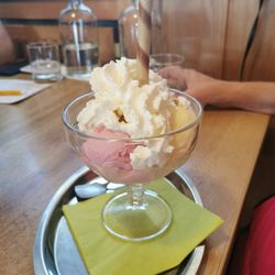 Am Brünnchen - Eisbecher