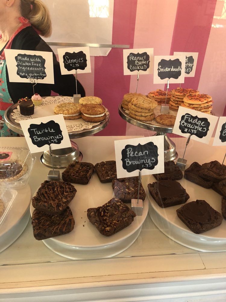 CREATIONS BAKING 23 Photos & 14 Reviews Bakeries 512 Ferris Ave