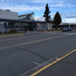 Kenai Municipal Airport - Fall "traffic" at the ENA Terminal.