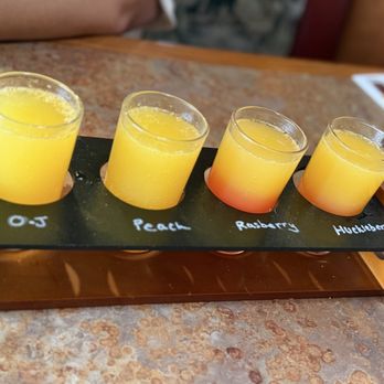 Black Bear Diner Vacaville - Mimosa flights - Diners Near Me - Vacaville, California