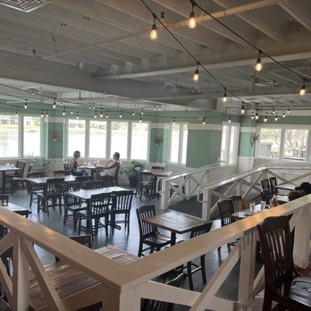 Foster's Kitchen Waikoloa - Very nice restaurant but kitchen worker's having fun scream , laud music mix with main restaurant music . Can't relax - American Near Me - Waikoloa, Hawaii