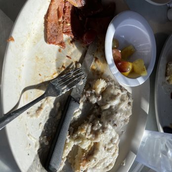 Midnight Diner - biscuits and gravy with country ham - Diners Near Me - Charlotte, North Carolina Midnight Diner - biscuits and gravy with country ham - Diners Near Me - Charlotte, North Carolina