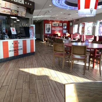 KFC - Dining room - Fast Food Near Me - Lockeford, California