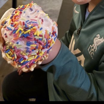 Melt Ice Creams - Strawberry ice cream with sprinkles - Desserts Near Me - Fort Worth, Texas Melt Ice Creams - Strawberry ice cream with sprinkles - Desserts Near Me - Fort Worth, Texas