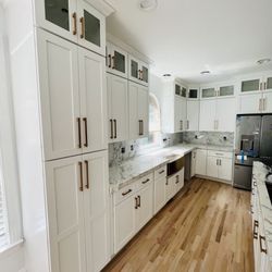 Plus Cabinet - Shaker Whites Kitchen Project 661