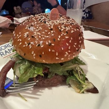 Gordon Ramsay Burger Las Vegas - 24 hr shortrib burgee - Burgers Near Me - Las Vegas, Nevada Gordon Ramsay Burger Las Vegas - 24 hr shortrib burgee - Burgers Near Me - Las Vegas, Nevada
