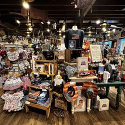 Cracker Barrel Old Country Store