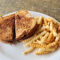 TA Café - Simple classic patty melt but packs flavor and is served quick. A good quick meal if your in a hurry
