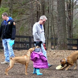 Waggy World Paw Park - New Year's Day 2015 - Fast friends