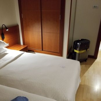 Four Points by Sheraton Barcelona Diagonal - Hotels Near Me - Barcelona, B Four Points by Sheraton Barcelona Diagonal - Hotels Near Me - Barcelona, B