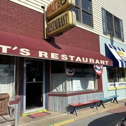Walt's Restaurant - Little breakfast place it's been here forever in Caseville.