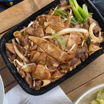 Hong Kong Station - Beef chow fun - Chinese Near Me - Centennial, Colorado
