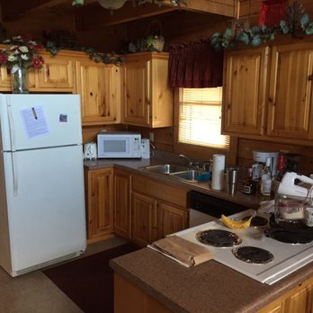 Colonial Properties - Kitchen (Bears Hideaway) - Property Management Near Me - Pigeon Forge, Tennessee Colonial Properties - Kitchen (Bears Hideaway) - Property Management Near Me - Pigeon Forge, Tennessee