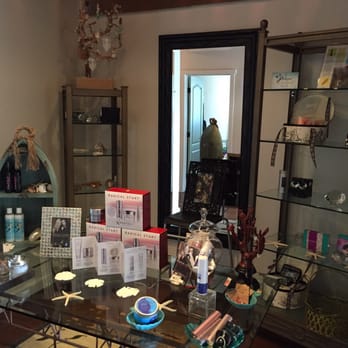 Artistic Volume Lashes - Front lobby area Boutique... Love to shop! - Eyelash Service Near Me - DanaPoint, California
