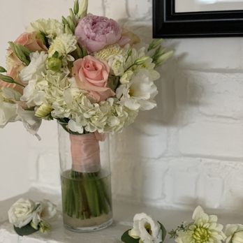 Fleurs Du Soleil - Florists Near Me - Monterey, California