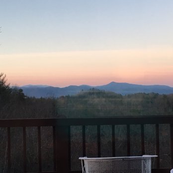 Iron Mountain Inn B&B - View from the porch - Bed & Breakfast Near Me - Butler, Tennessee