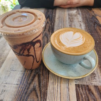 Wild Oak Cafe - Ice Blended Mocha and Hot Vanilla latte - Cafes Near Me - Glendale, California