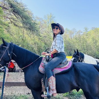 Let’s Ride Horses - Horseback Riding Near Me - Hot Springs, Virginia