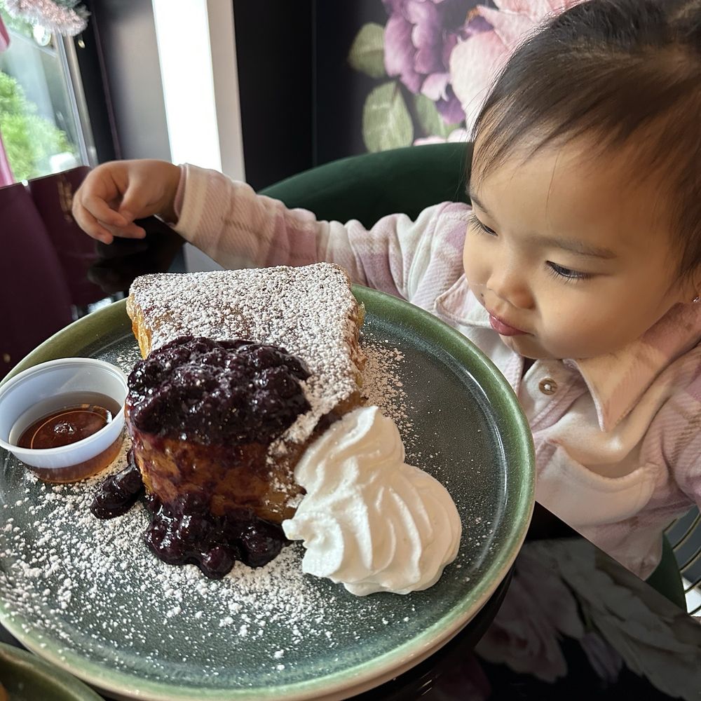 East Rock coffee - Creme Brulee French Toast - Coffee & Tea Near Me - Garden City, New York East Rock coffee - Creme Brulee French Toast - Coffee & Tea Near Me - Garden City, New York
