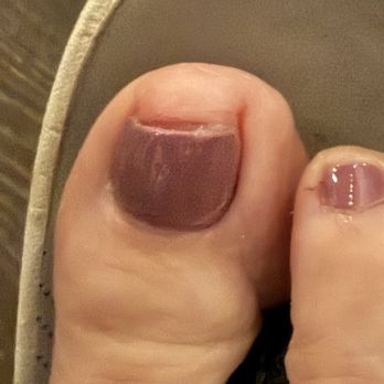 Utopia Nails & Spa - My big toe is crying - Nail Salons Near Me - Kenosha, Wisconsin