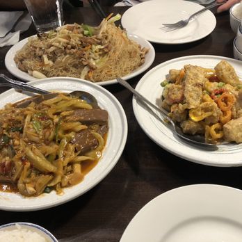 151 Days - Vermicelli with pork, dry shrimp and mushroom ($14), duck blood w mustard greens ($19),  king oyster mushroom with salty egg yolk ($17) - Soup Near Me - Redmond, Washington