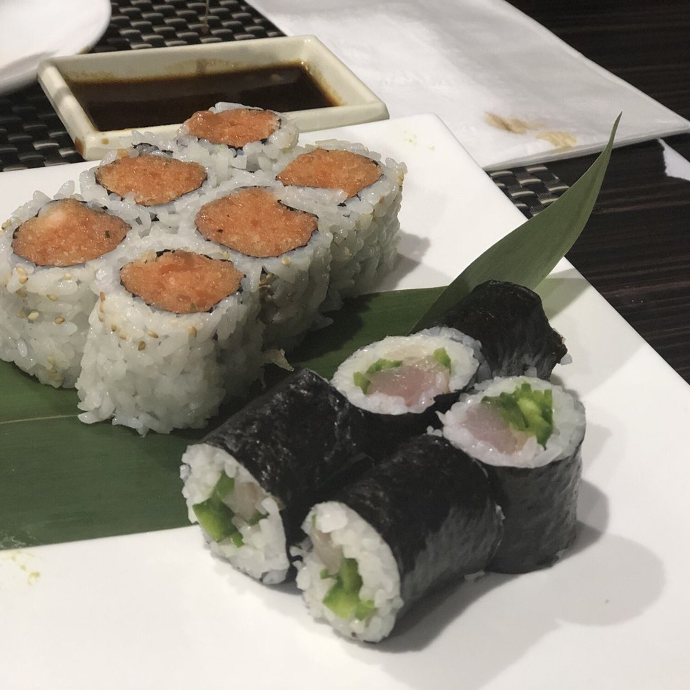 Ninja 86 Sushi - Yellow tail roll and Spicy salmon roll - Sushi Bars Near Me - Brooklyn, New York Ninja 86 Sushi - Yellow tail roll and Spicy salmon roll - Sushi Bars Near Me - Brooklyn, New York