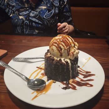 LongHorn Steakhouse - Molten Lava Cake - American Near Me - Columbus, Ohio