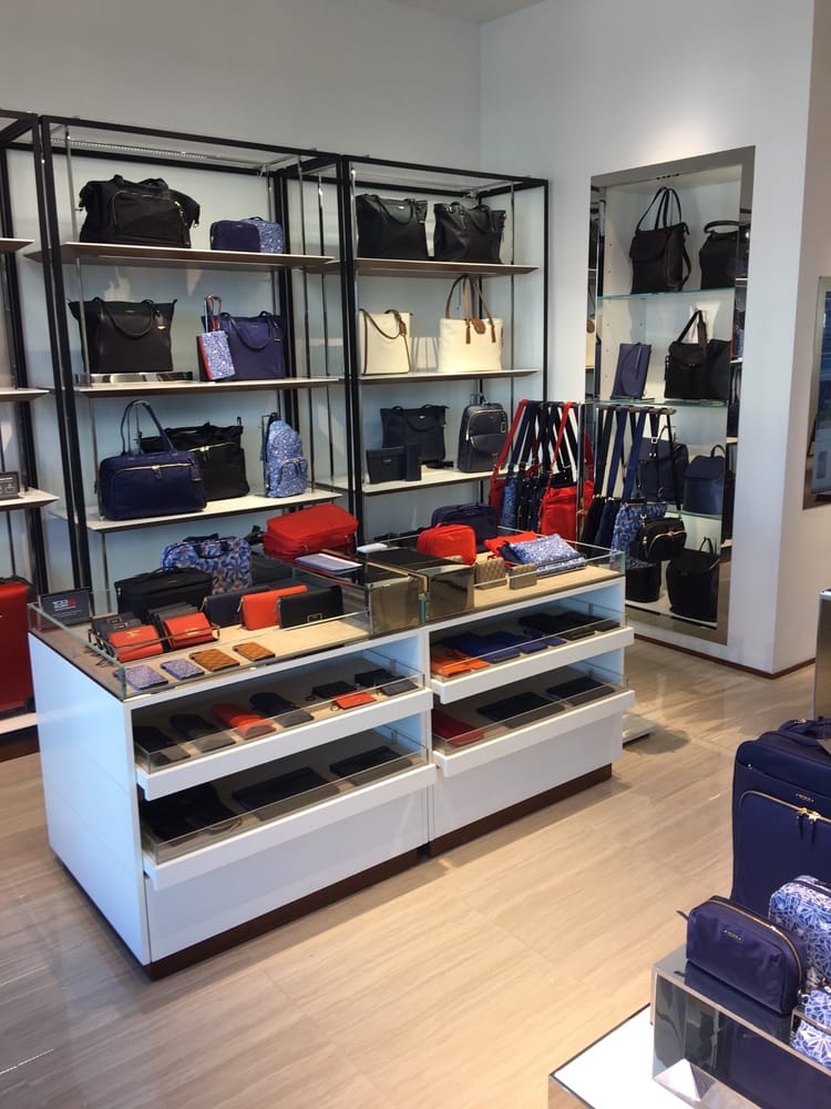 TUMI STORE LYNNFIELD MARKETSTREET Updated September 2024 18