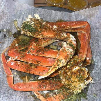 StingRay's Seafood - 1/2 lb snow crab - Seafood Near Me - Tybee Island, Georgia StingRay's Seafood - 1/2 lb snow crab - Seafood Near Me - Tybee Island, Georgia