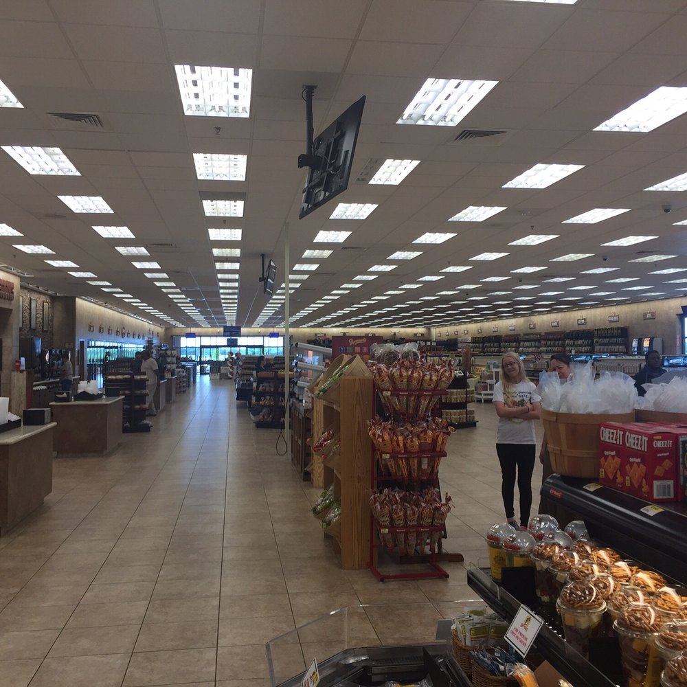 Buc-ee's - Waller - Inside of the store - Gas Stations Near Me - Waller, Texas