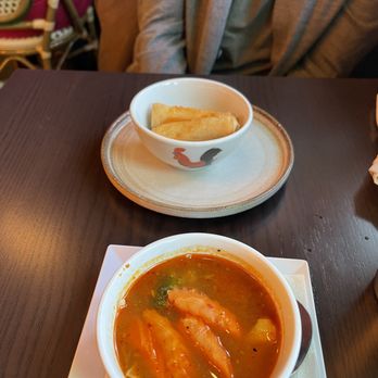 Chiangmai Diner - Tom Yum Noodle (L) Spring Roll (V) - Thai Near Me - Brooklyn, New York
