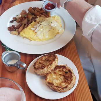 Cecilia - Eggs Benedict - Breakfast & Brunch Near Me - Vancouver, Washington Cecilia - Eggs Benedict - Breakfast & Brunch Near Me - Vancouver, Washington