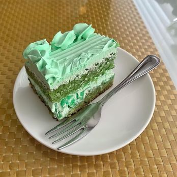 Loving Hut - Pandan Leaf Cake - Vegan Near Me - Phoenix, Arizona