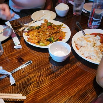 Moon Thai & Japanese - Sushi Bars Near Me - Kendall, Florida
