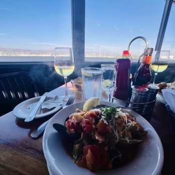Water's Edge Restaurant and Bar - Cioppino with a view - New American Near Me - Ventura, California Water's Edge Restaurant and Bar - Cioppino with a view - New American Near Me - Ventura, California