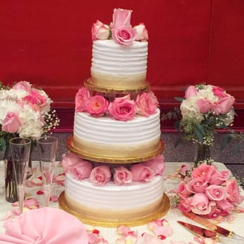 Santa Barbara Flowers - Close-up of the cake flowers, bridal bouquet, and small centerpieces. So happy with her work ! - Florists Near Me Santa Barbara Flowers - Close-up of the cake flowers, bridal bouquet, and small centerpieces. So happy with her work ! - Florists Near Me