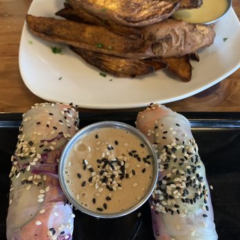 Fruits & Roots Juice Bar + Vegan Cafe - Sweet pot fries and summer rolls - Vegan Near Me - Stuart, Florida Fruits & Roots Juice Bar + Vegan Cafe - Sweet pot fries and summer rolls - Vegan Near Me - Stuart, Florida
