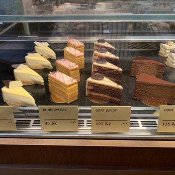 Café Savoy - cake display - Cafes Near Me - Prague, Puerto Rico