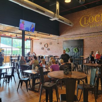 Clocktown Brewing Company - Breweries Near Me - Thomaston, Connecticut