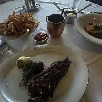 Gibsons Italia - NEW YORK STRIP (13oz) - Steakhouses Near Me - Chicago, Illinois