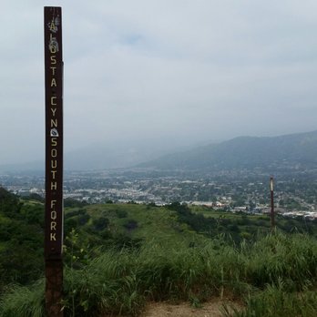 South Hills Park - Split road. South path ends quickly. - Hiking Near Me - Glendora, California South Hills Park - Split road. South path ends quickly. - Hiking Near Me - Glendora, California