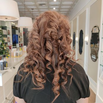 Drybar - Kahala - 12.11.22 The Business Manager reached out to me and did my hair "on the house"! - Hair Stylists Near Me - Honolulu, Hawaii