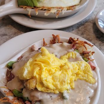 Mom's Restaurant - The food here is delicious, especially the skillets! - Breakfast & Brunch Near Me - Dixon IL, Illinois