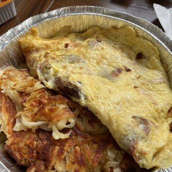 Breakhouse Cafe - Meat Lover's Dream Omelette - Breakfast & Brunch Near Me - Brooklyn, New York