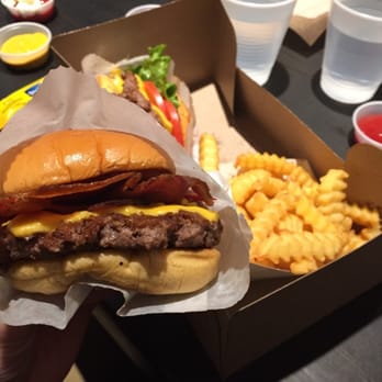 Shake Shack Tysons Corner - Shack burger - Burgers Near Me - McLean, Virginia