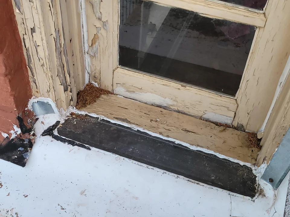 Slide of Discount Roofers